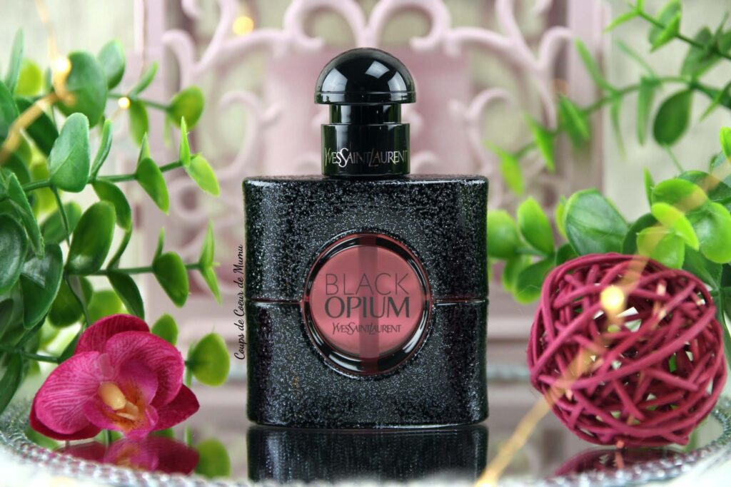 Découvrez mon avis détaillé sur le nouveau parfum Black Opium Néon d'Yves Saint Laurent disponible sur le site Notino.