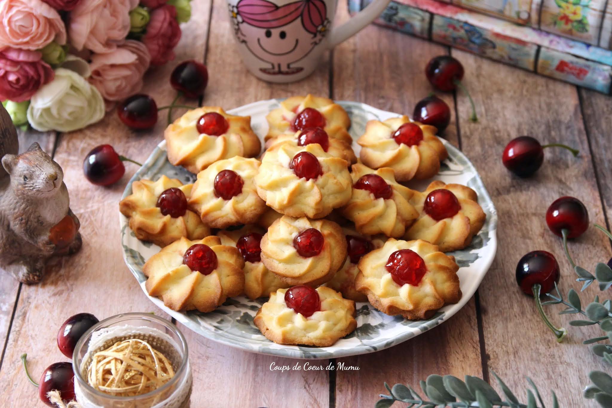 Petits Sablés à la Cerise Confite - La Recette Facile des Petits Biscuits  de mon Enfance - Coups de Coeur de Mumu