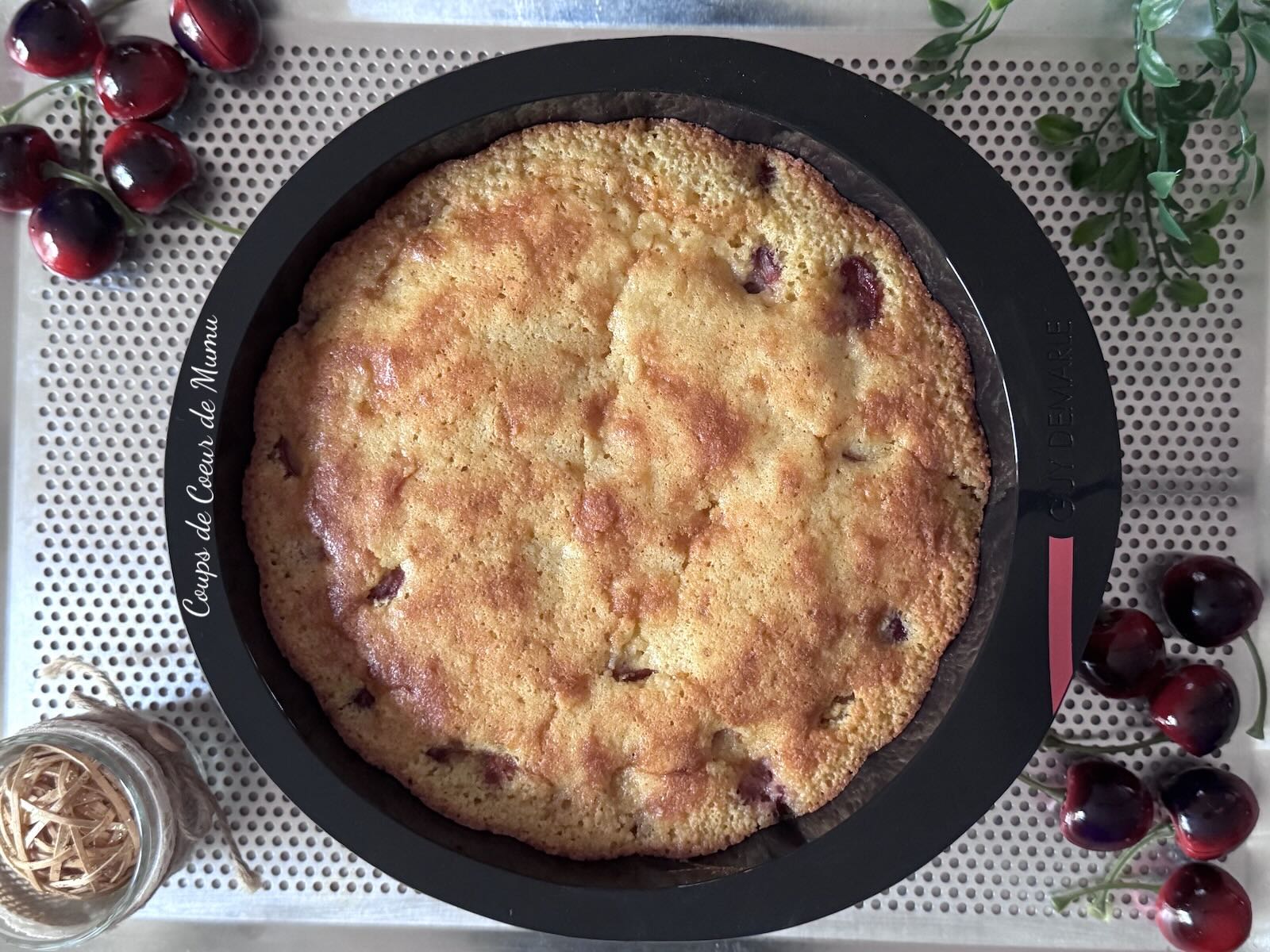 Gâteau Moelleux aux Cerises avec le Moule Flower Power Guy Demarle