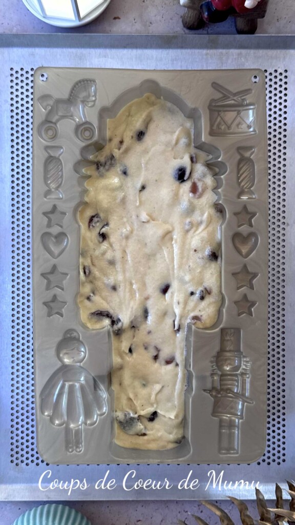 Cake au Fruits Confits dans le Moule Casse-Noisette Scrapcooking