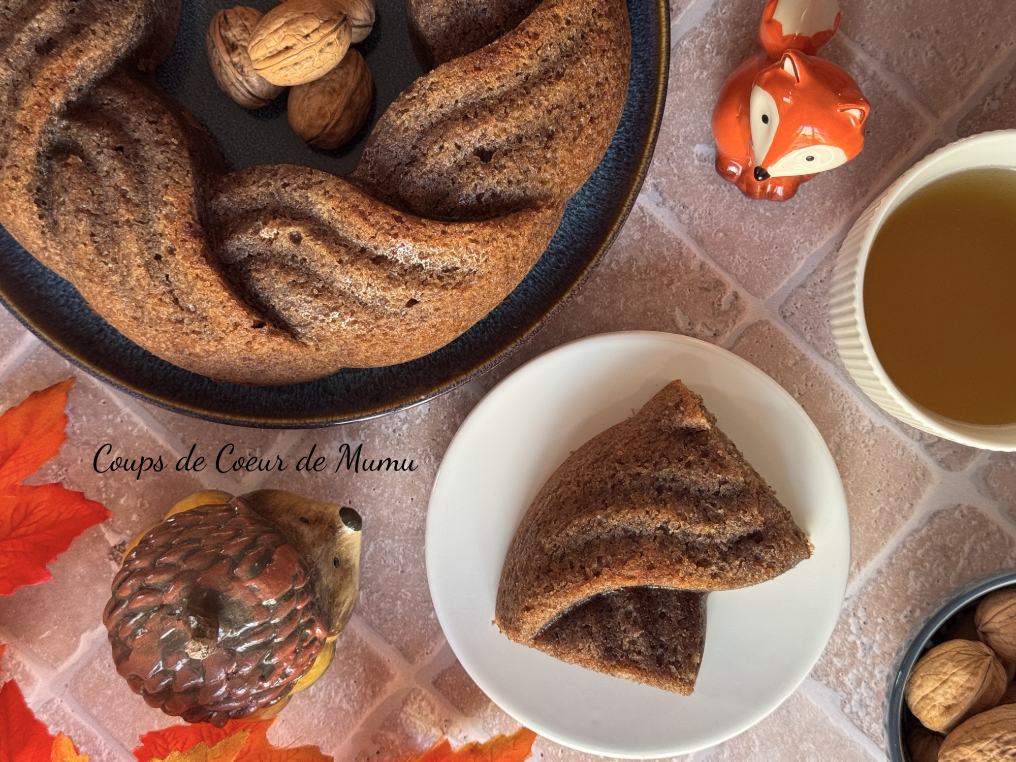 Gâteau aux Noix Moelleux et Fondant dans le Moule Couronne Tressée Guy Demarle